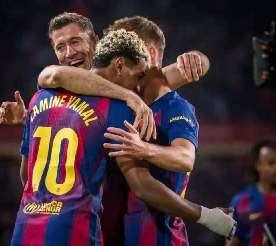 西甲第7轮凭借着孔德和莱万的进球 巴萨2-1逆转击败皇家社会